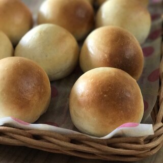 シンプルな丸パン